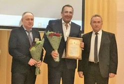 Наш директор победитель!